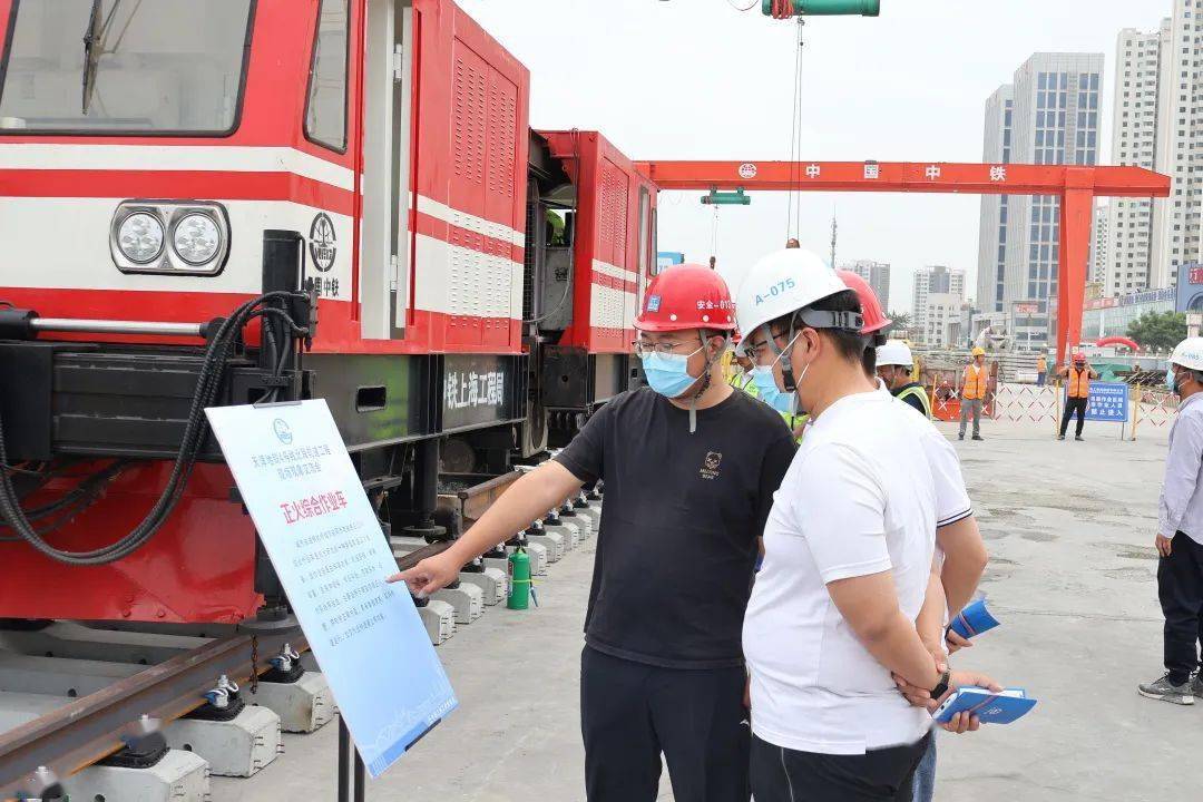 百人围观天津地铁4号线北段轨道工程获各路建筑大咖点赞！(图4)