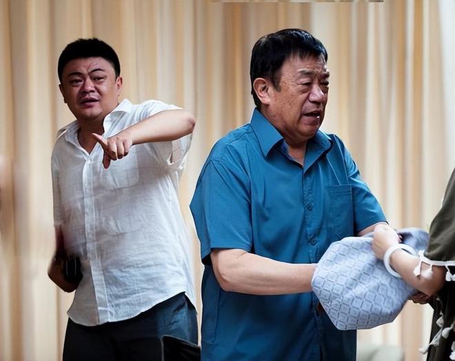 演员高亮去世后续知情人透露父母悲伤过度已病倒妻子几近崩溃(图8)