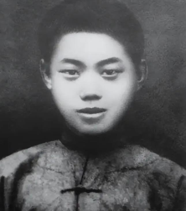 董存瑞炸碉堡牺牲一位开国中将替他照顾家人供他妹妹读大学(图2)
