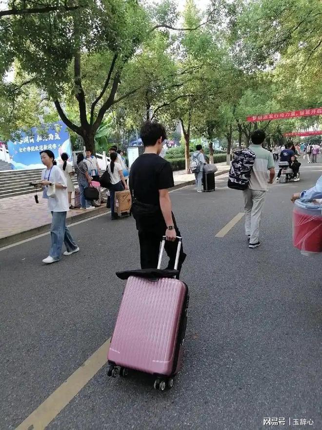 上专科有什么好出路呢？这八大专科专业一定要重点关注(图1)