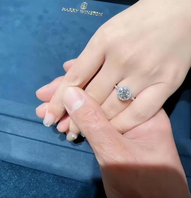 俞灏明官宣结婚！发文引争议王晓晨沉默不回应疑似分手求复合(图6)